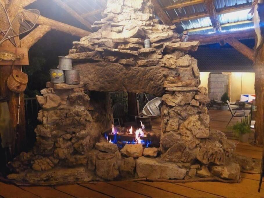 Stonegate Lodge Bed, Wifi, 50In Roku Tv, Salt Water Pool Room #109 Eureka Springs Exteriör bild